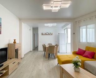 Sala d'estar de Apartament de lloguer en Alicante / Alacant amb Aire condicionat