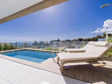 Erdgeschosswohnung mit Pool zur Miete in Río Real - Los Monteros