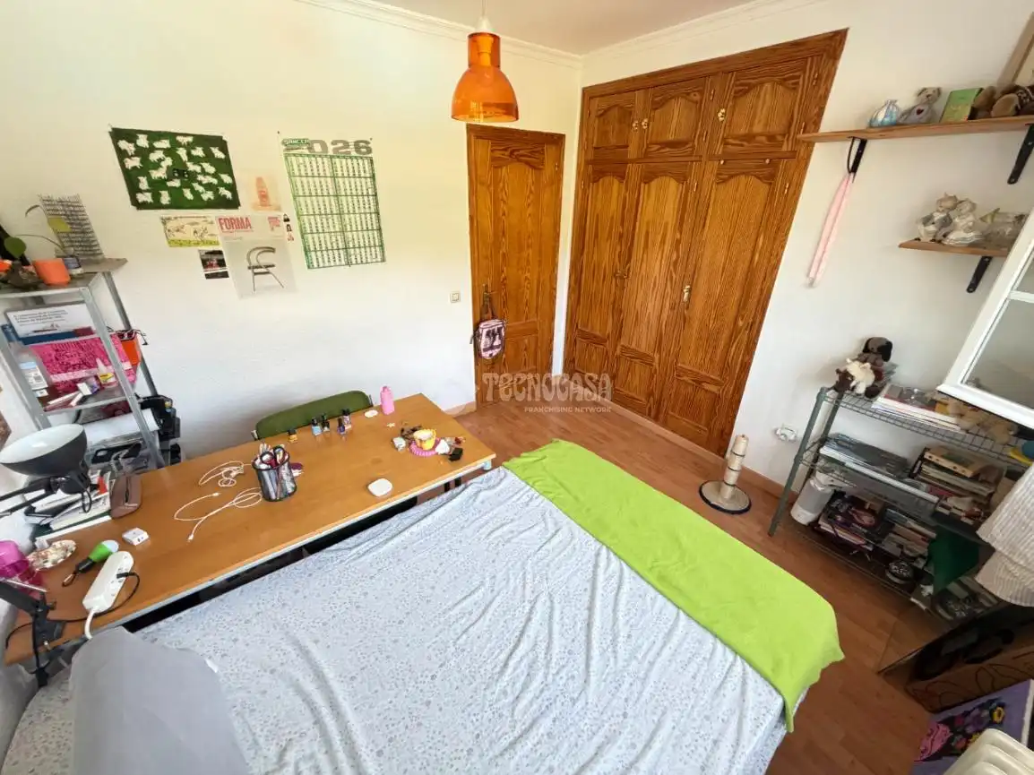 Habitación de Casa adosada en venta en Collado Mediano con Calefacción y Jardín privado