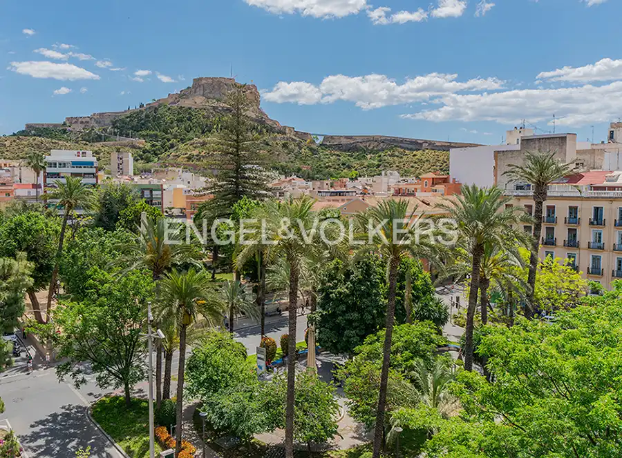 Vista exterior de Pis de lloguer en Alicante / Alacant amb Aire condicionat, Calefacció i Moblat