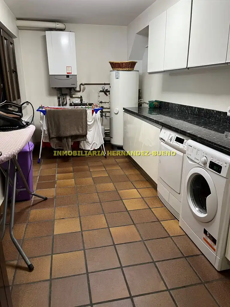 Cocina de Casa o chalet en venta en Carbajosa de la Sagrada con Aire acondicionado, Calefacción y Jardín privado