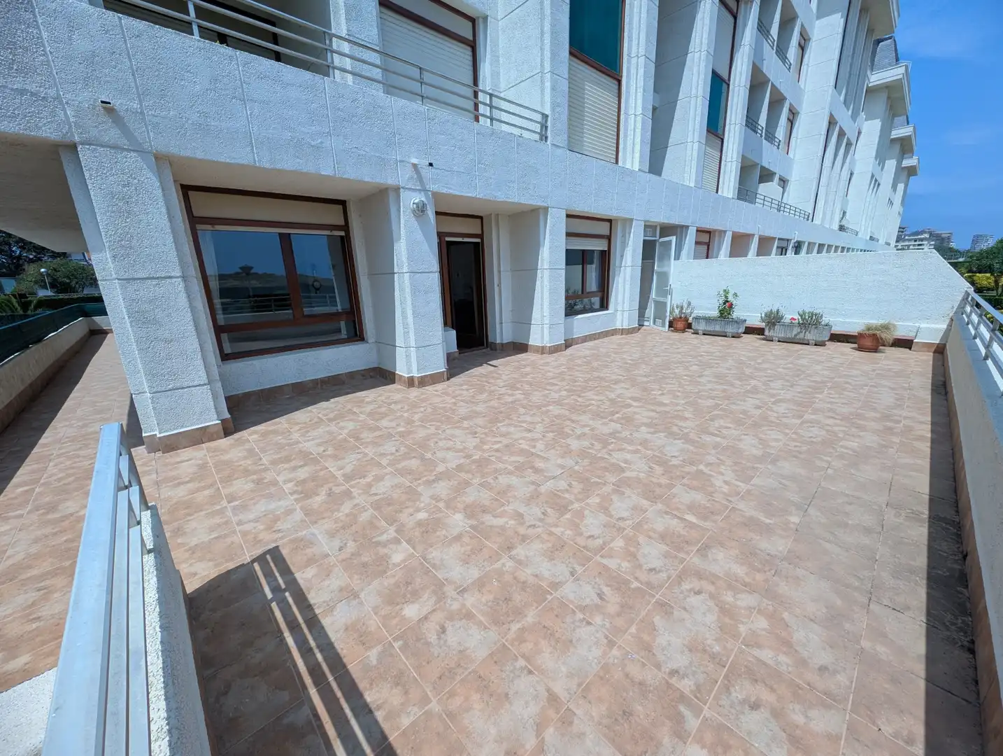 Flat for sale in Laredo - CALLE ENRIQUE MOWINCKEL- RCIA AMANECER, 84, Zona Playa