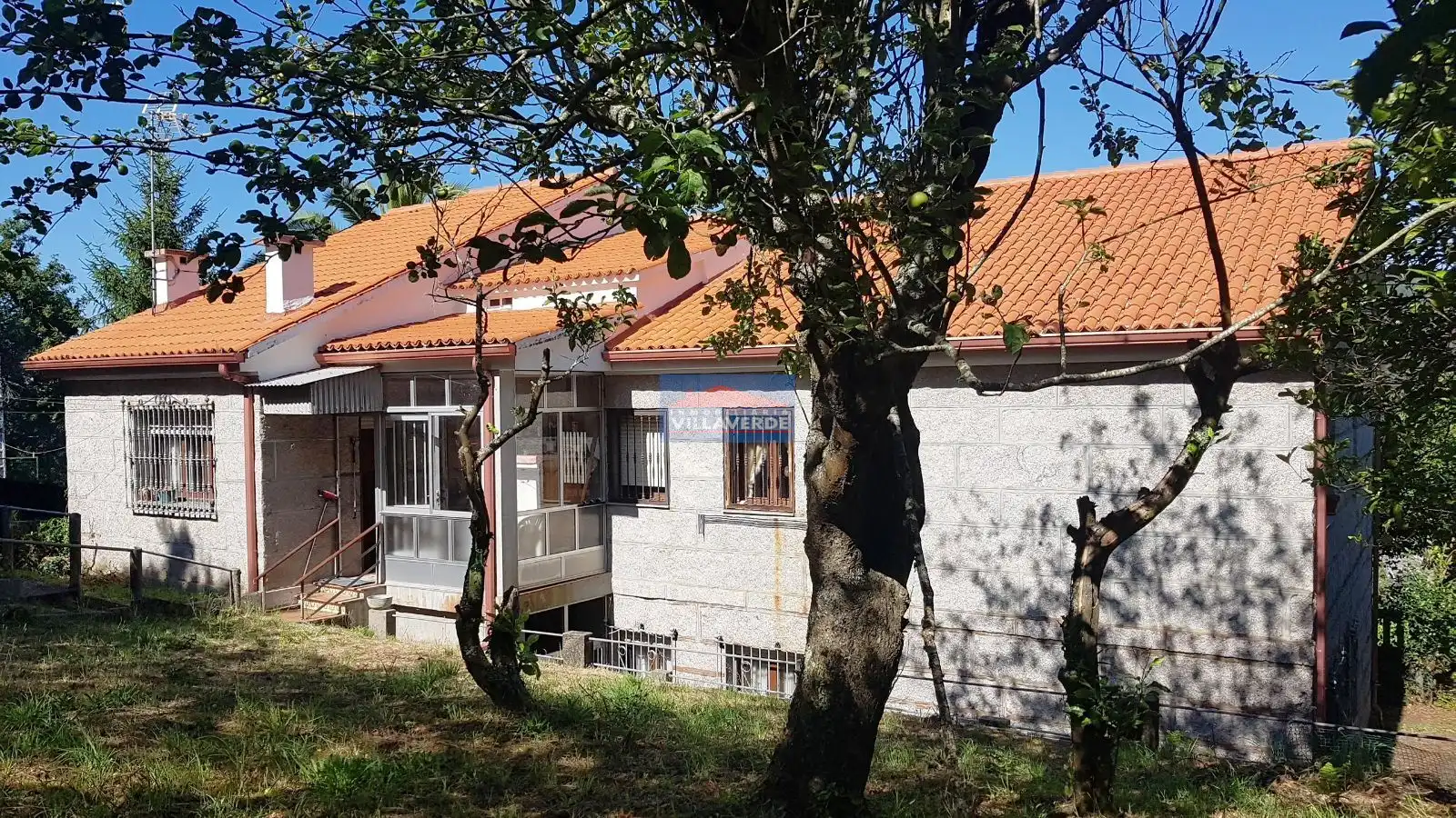 Xalet amb terrassa en venda a O Hío
