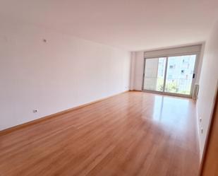 Sala d'estar de Pis de lloguer en Girona Capital amb Calefacció, Parquet i Traster