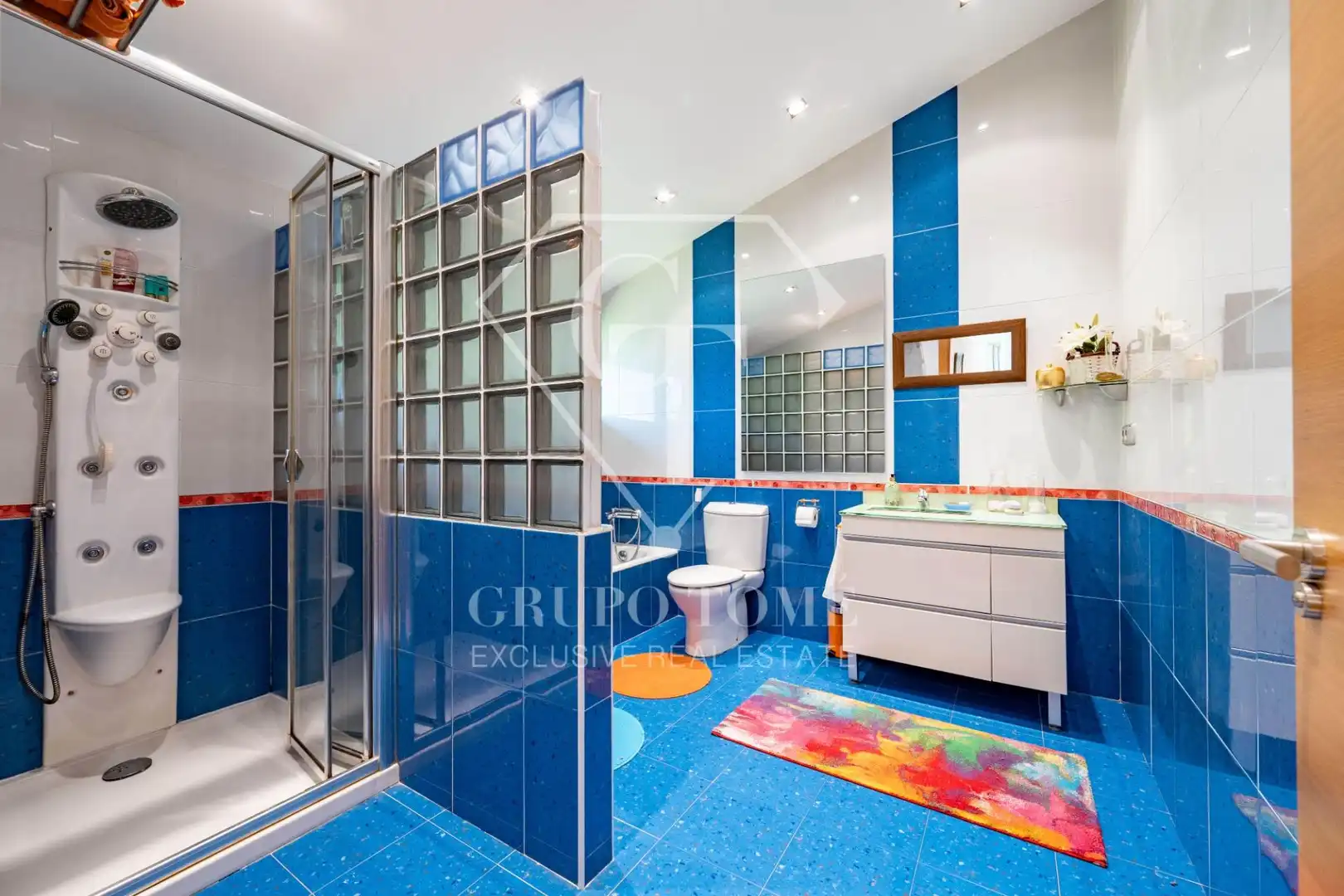 Badezimmer von Einfamilien-Reihenhaus zum Verkauf in Donostia - San Sebastián  mit Heizung, Privatgarten und Terrasse