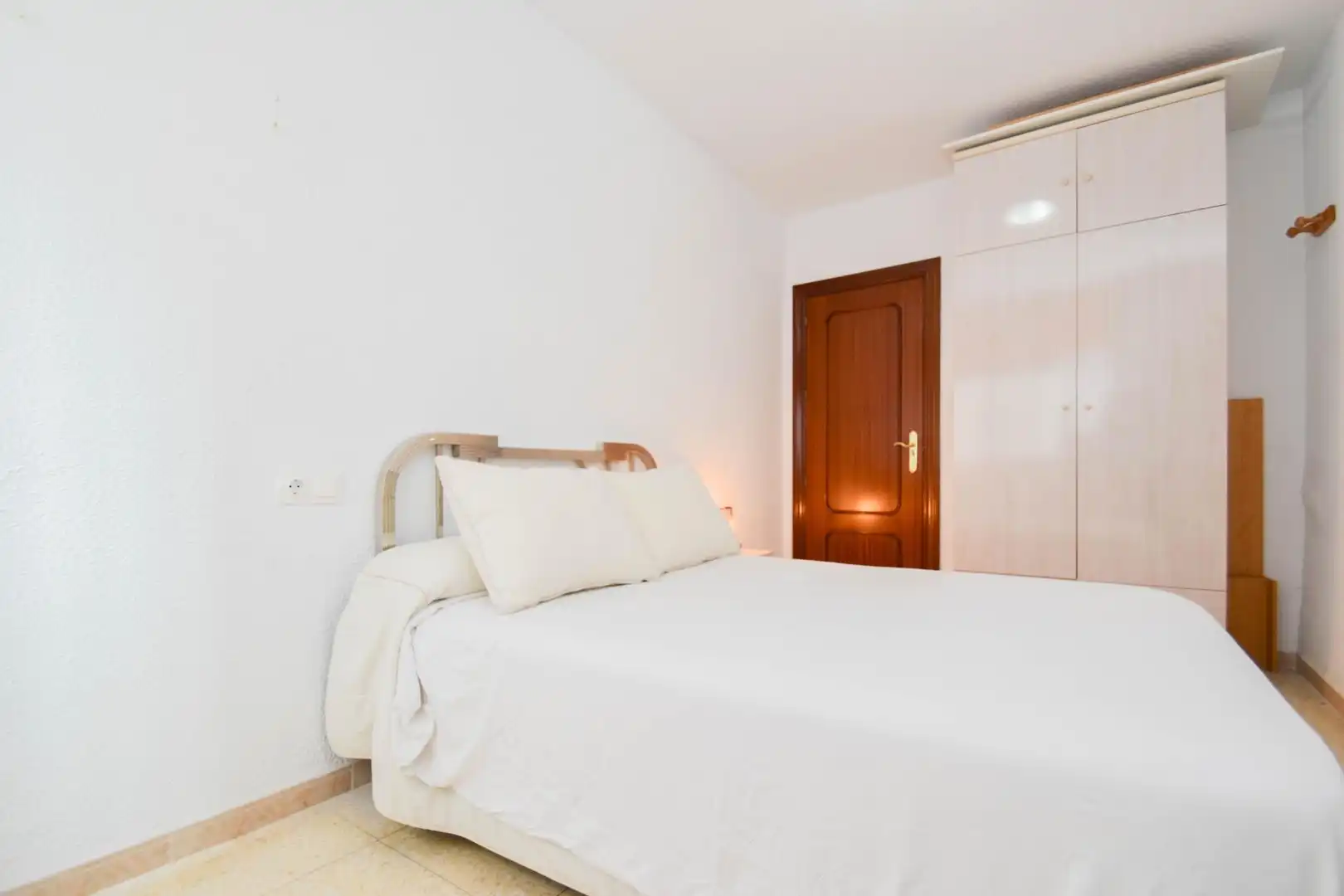 Bedroom of Flat for sale in Granada  with Balcony