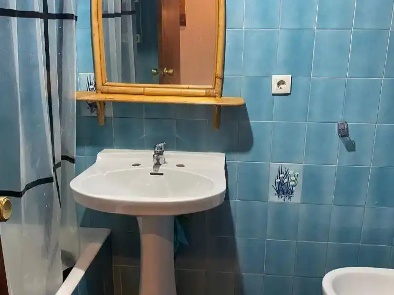 Bathroom of Flat for rent in Beiro