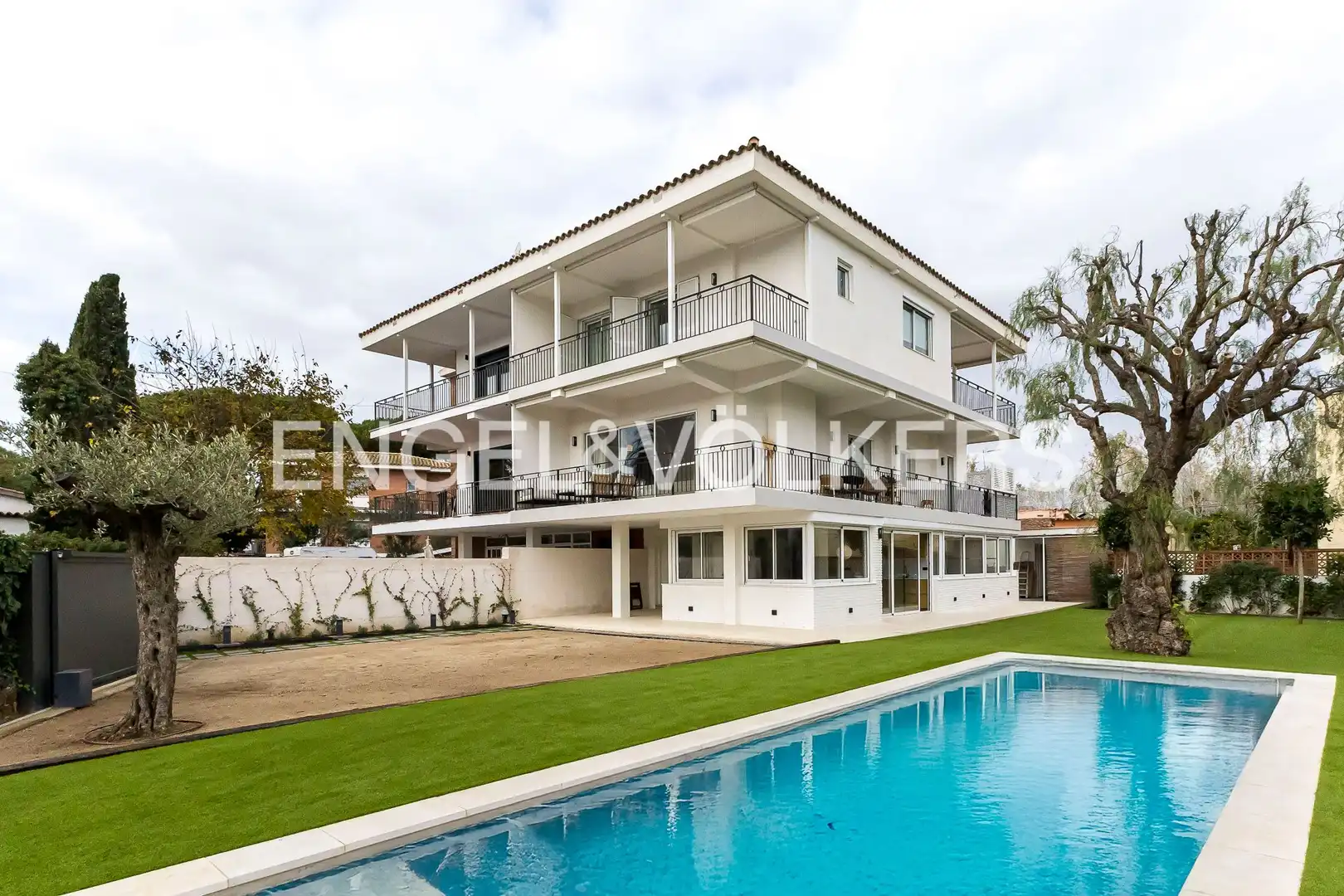 Vista exterior de Casa o chalet de alquiler en Castelldefels con Aire acondicionado, Calefacción y Jardín privado