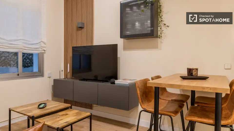 Flat with terrace to rent in Retiro