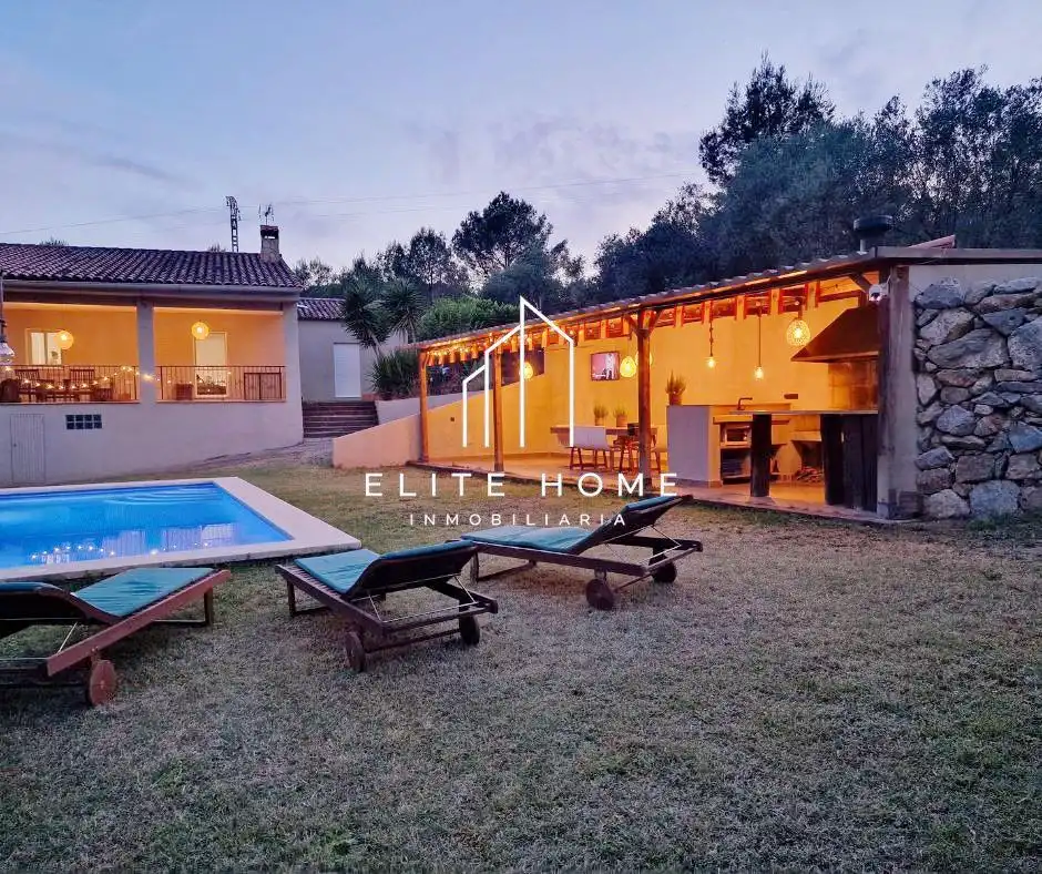 Vista exterior de Casa o xalet en venda en Tales amb Aire condicionat, Calefacció i Jardí privat