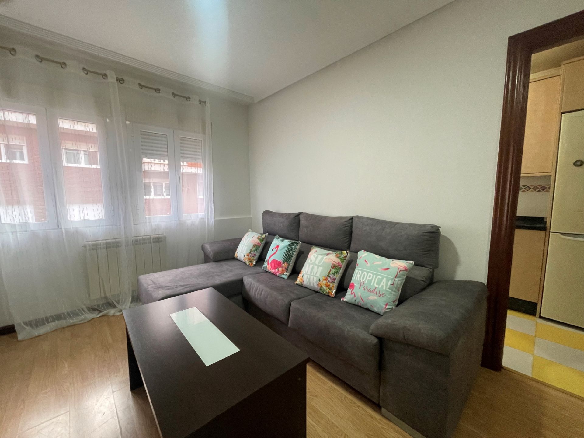 Sala de estar de Apartamento de alquiler en Villaquilambre con Calefacción, Parquet y Amueblado