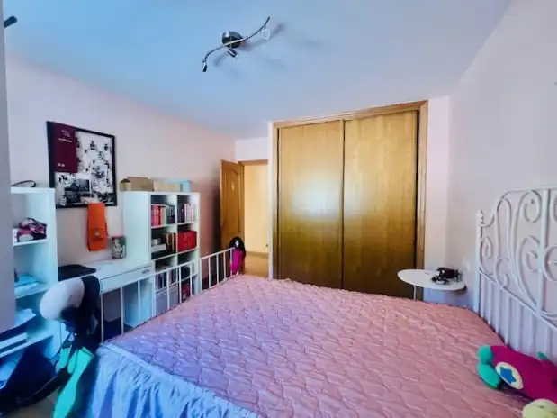 Habitación de Casa o chalet en venta en Carral con Calefacción, Jardín privado y Parquet