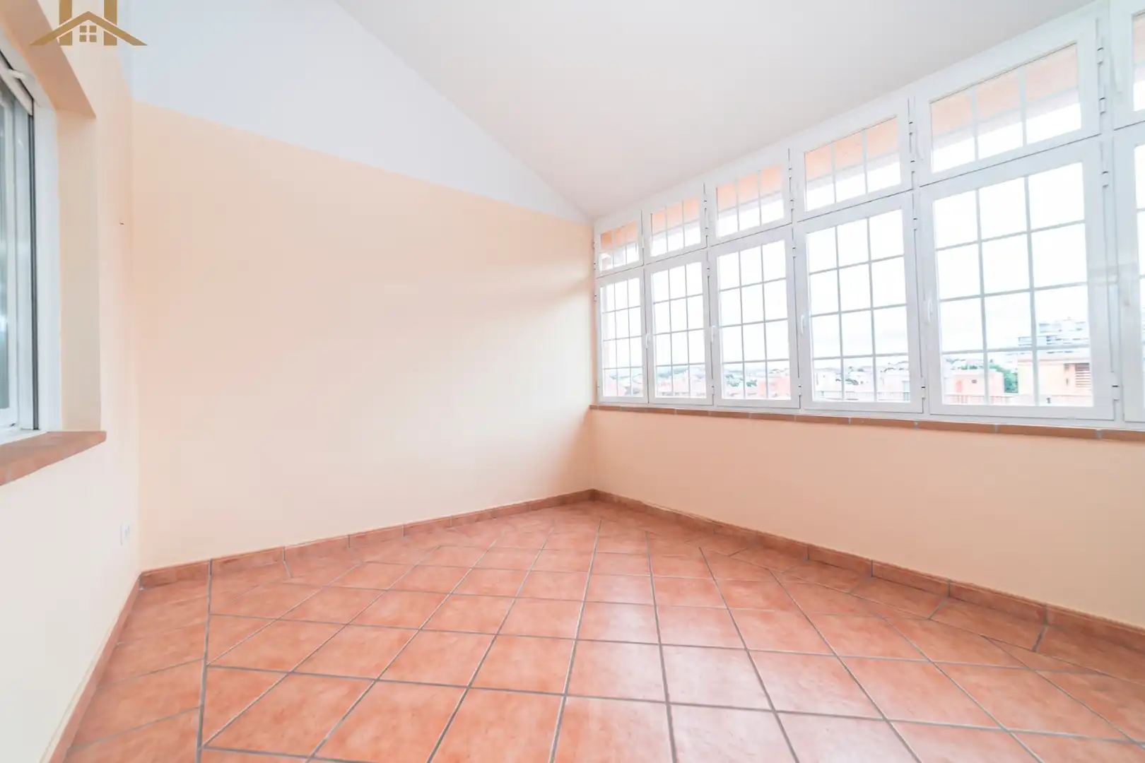 Habitación de Casa adosada en venta en Madrid con Aire acondicionado, Calefacción y Jardín privado