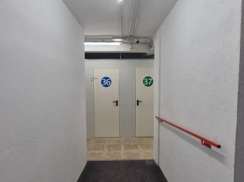Trastero de alquiler en Santa Coloma de Gramenet con Alarma
