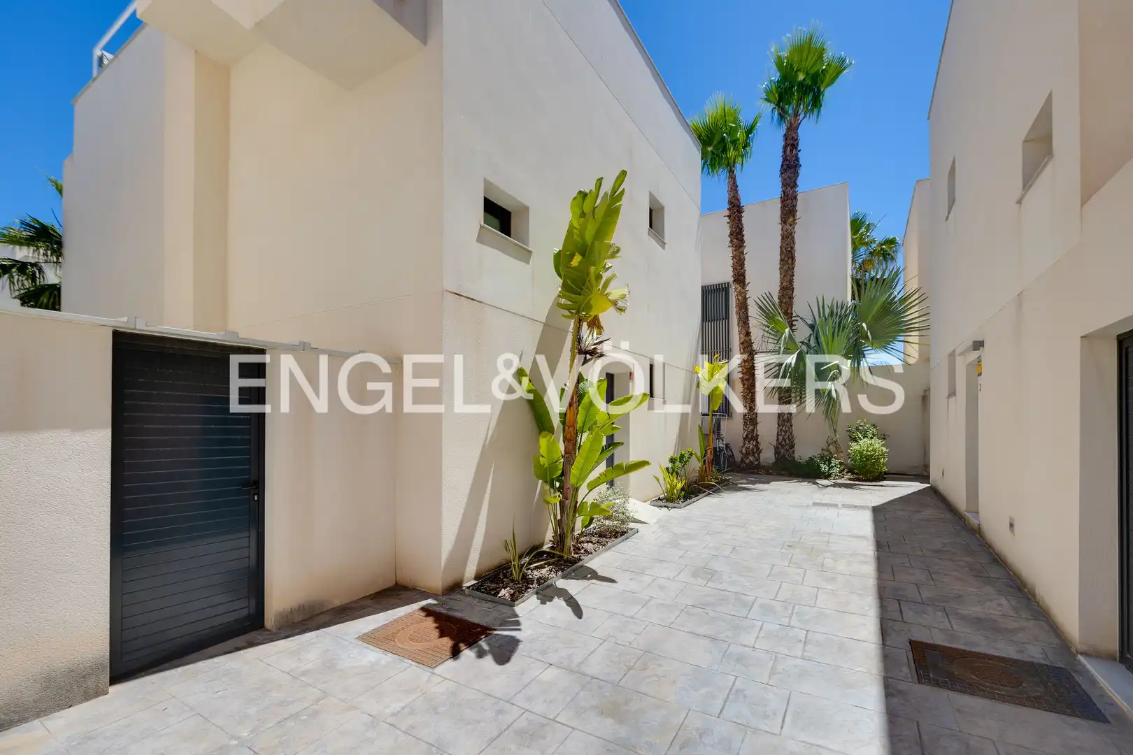 Vista exterior de Casa o chalet en venta en Torrevieja con Aire acondicionado, Calefacción y Jardín privado