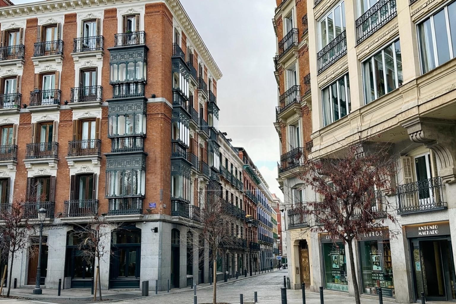 Exterior view of Flat for sale in  Madrid Capital  with Air Conditioner and Heating