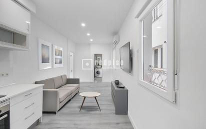 Living room of Flat for sale in  Madrid Capital  with Heating
