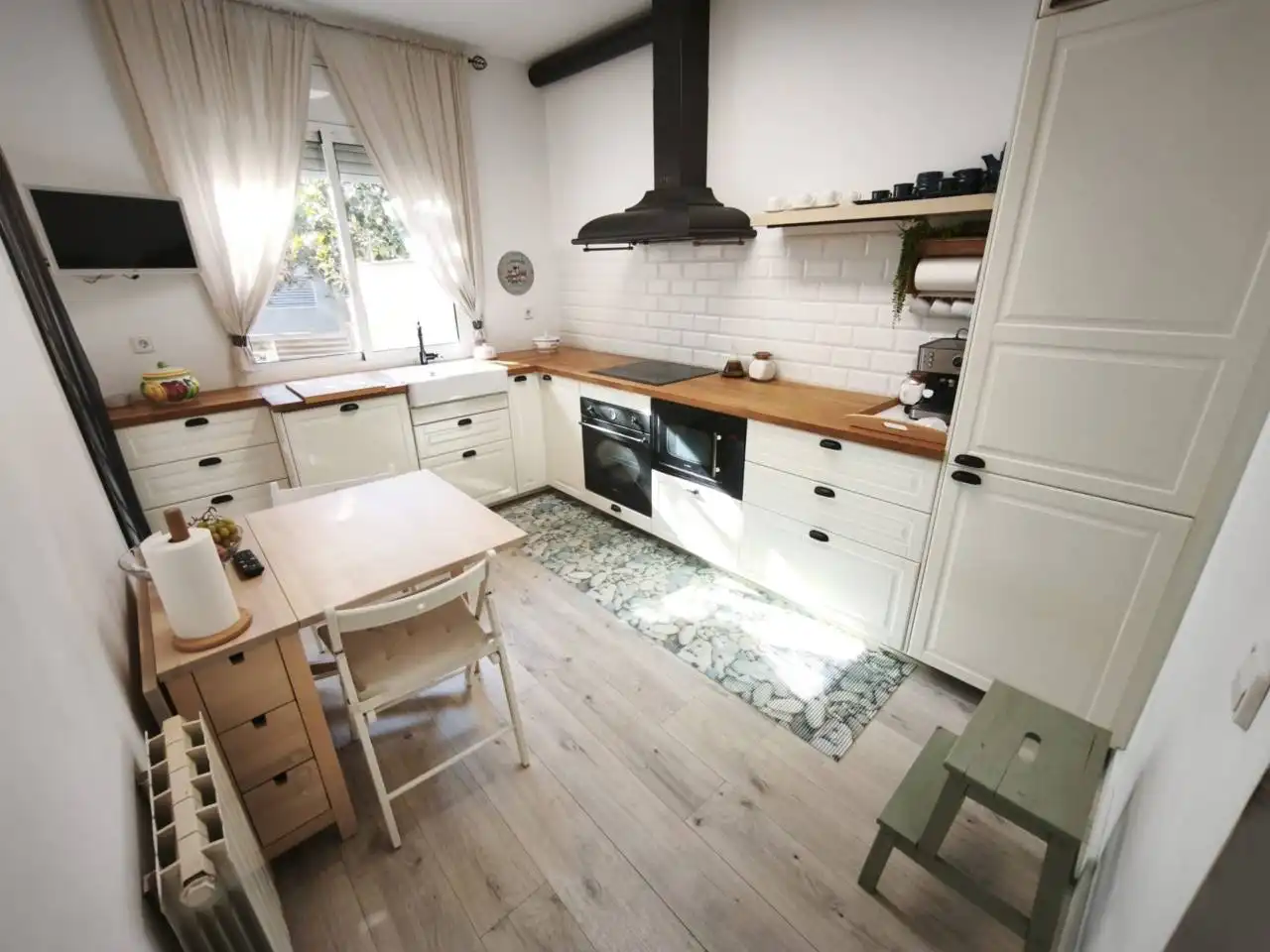 Cocina de Casa o chalet en venta en Santa Coloma de Gramenet con Aire acondicionado, Jardín privado y Parquet