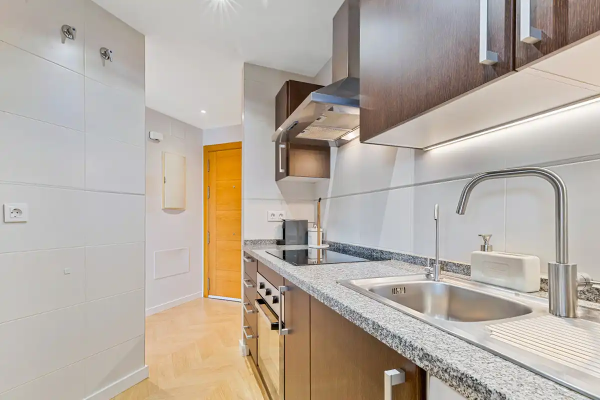 Cocina de Apartamento en venta en Fuengirola con Aire acondicionado, Amueblado y Piscina comunitaria
