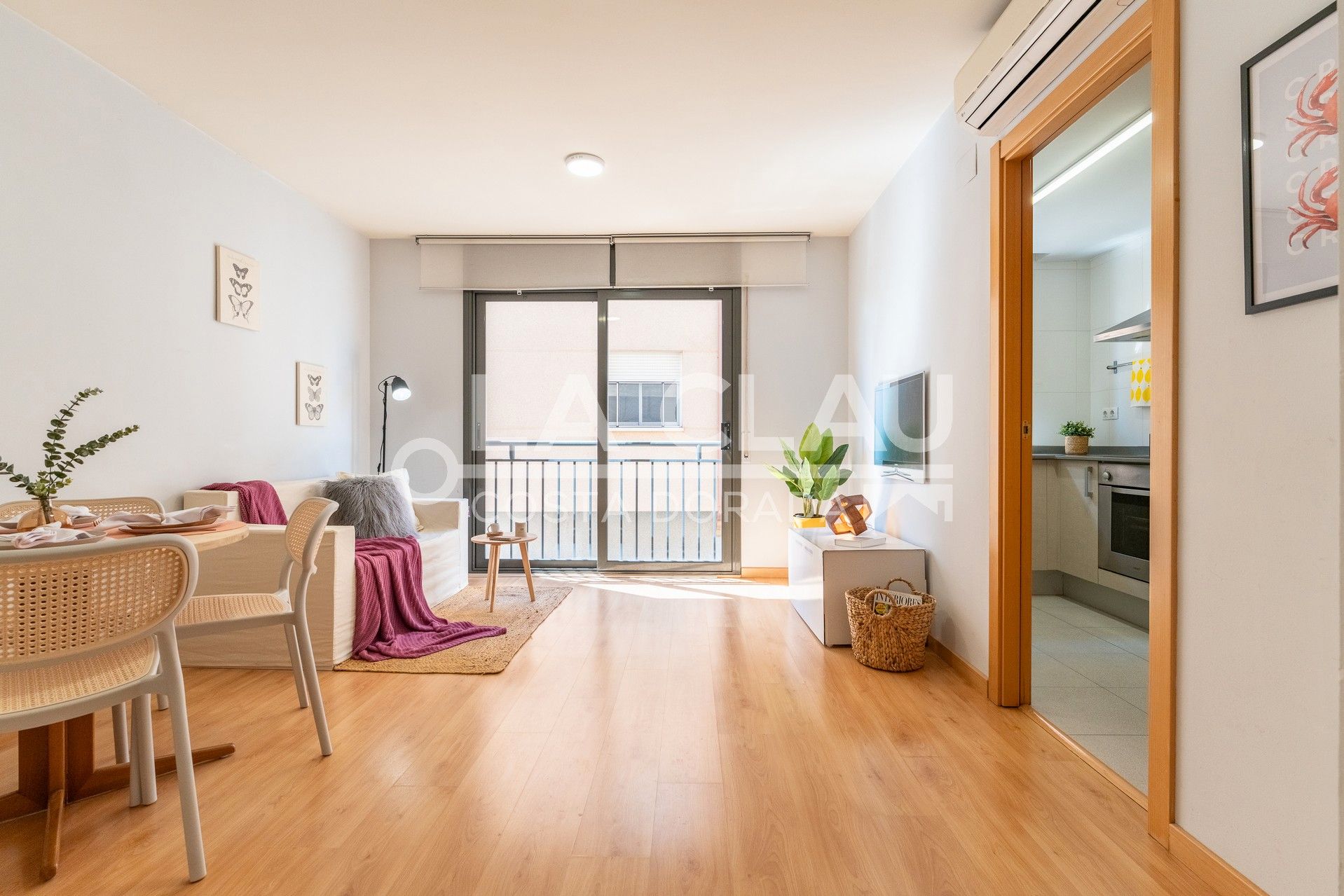 Sala d'estar de Casa adosada en venda en La Secuita amb Aire condicionat, Calefacció i Parquet