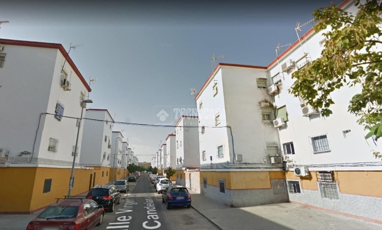 Exterior view of Flat for sale in  Sevilla Capital  with Air Conditioner