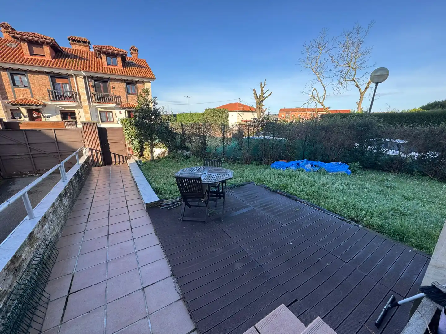 Terrasse von Einfamilien-Reihenhaus zum Verkauf in Polanco mit Heizung, Privatgarten und Terrasse