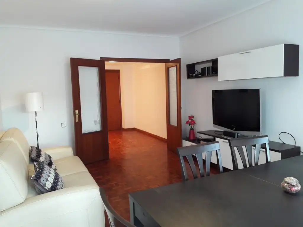 Sala de estar de Piso de alquiler en Oviedo  con Calefacción, Terraza y Amueblado