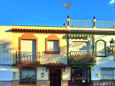 Adosado con balcón en venta en Estepona Pueblo