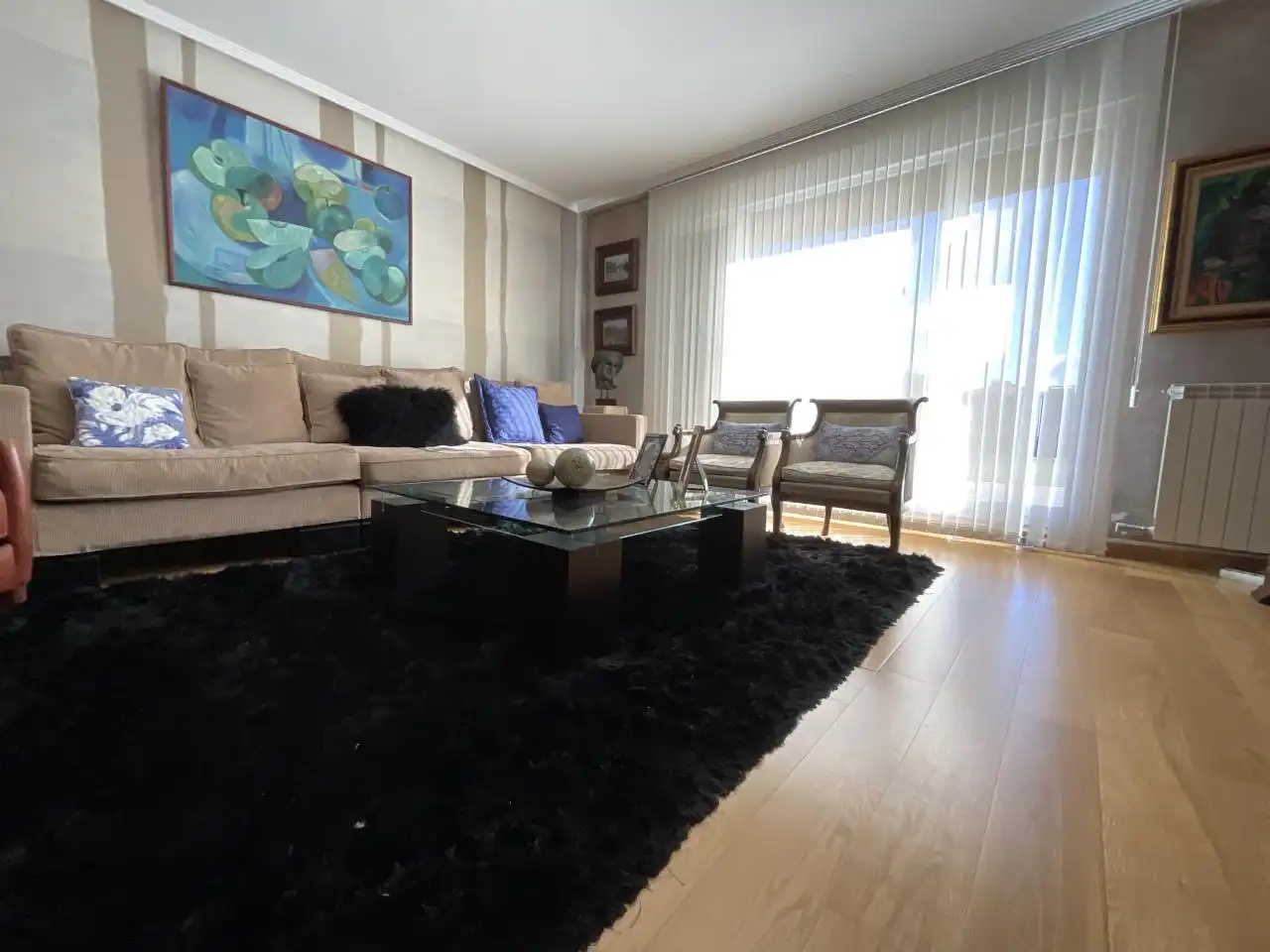 Sala d'estar de Casa adosada en venda en Cirueña amb Calefacció, Jardí privat i Parquet