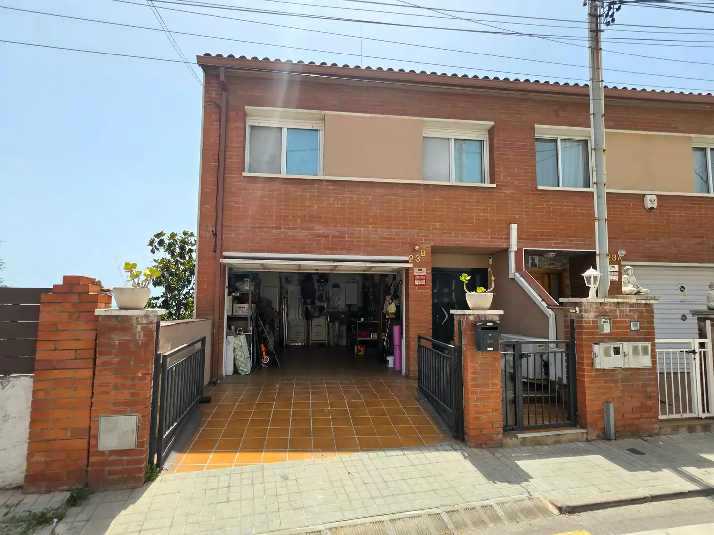 Vista exterior de Casa o chalet en venta en Sant Vicenç Dels Horts con Aire acondicionado, Calefacción y Jardín privado
