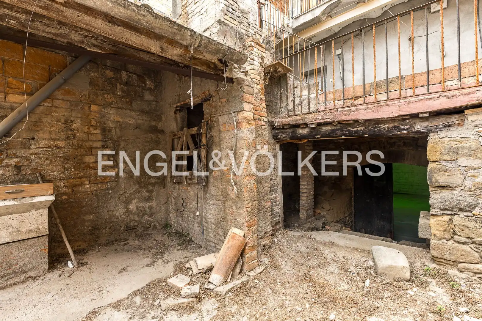 Vista exterior de Casa adosada en venda en Sant Vicenç de Castellet amb Calefacció i Jardí privat