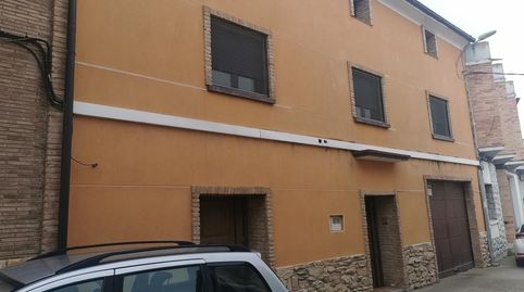 Esta casa / chalet se encuentra en Calle San Isidro, 31513, Arguedas, Navarra, situado en el distrito de centro. Es un casa / chal