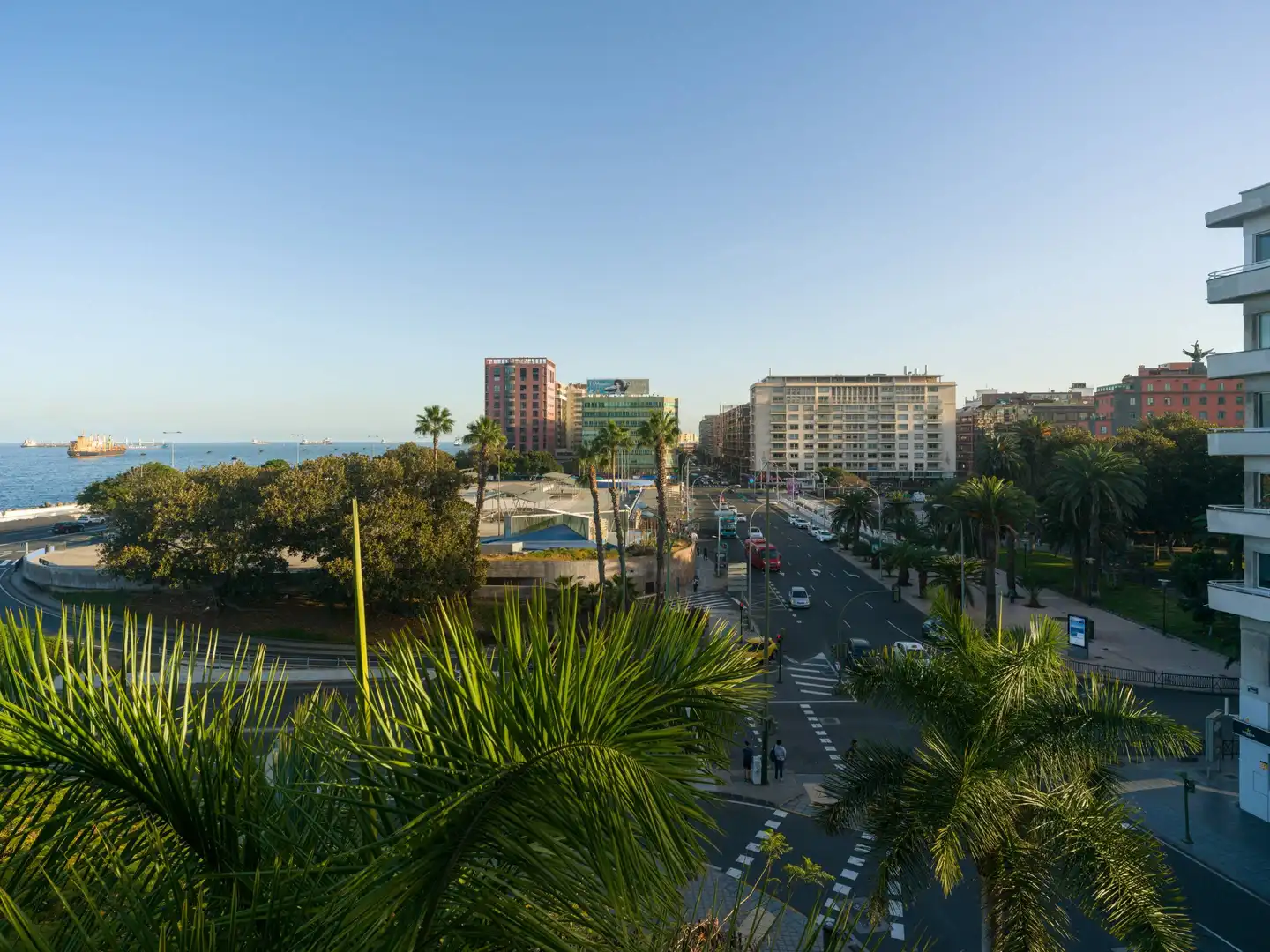 Vista exterior de Pis en venda en Las Palmas de Gran Canaria amb Aire condicionat