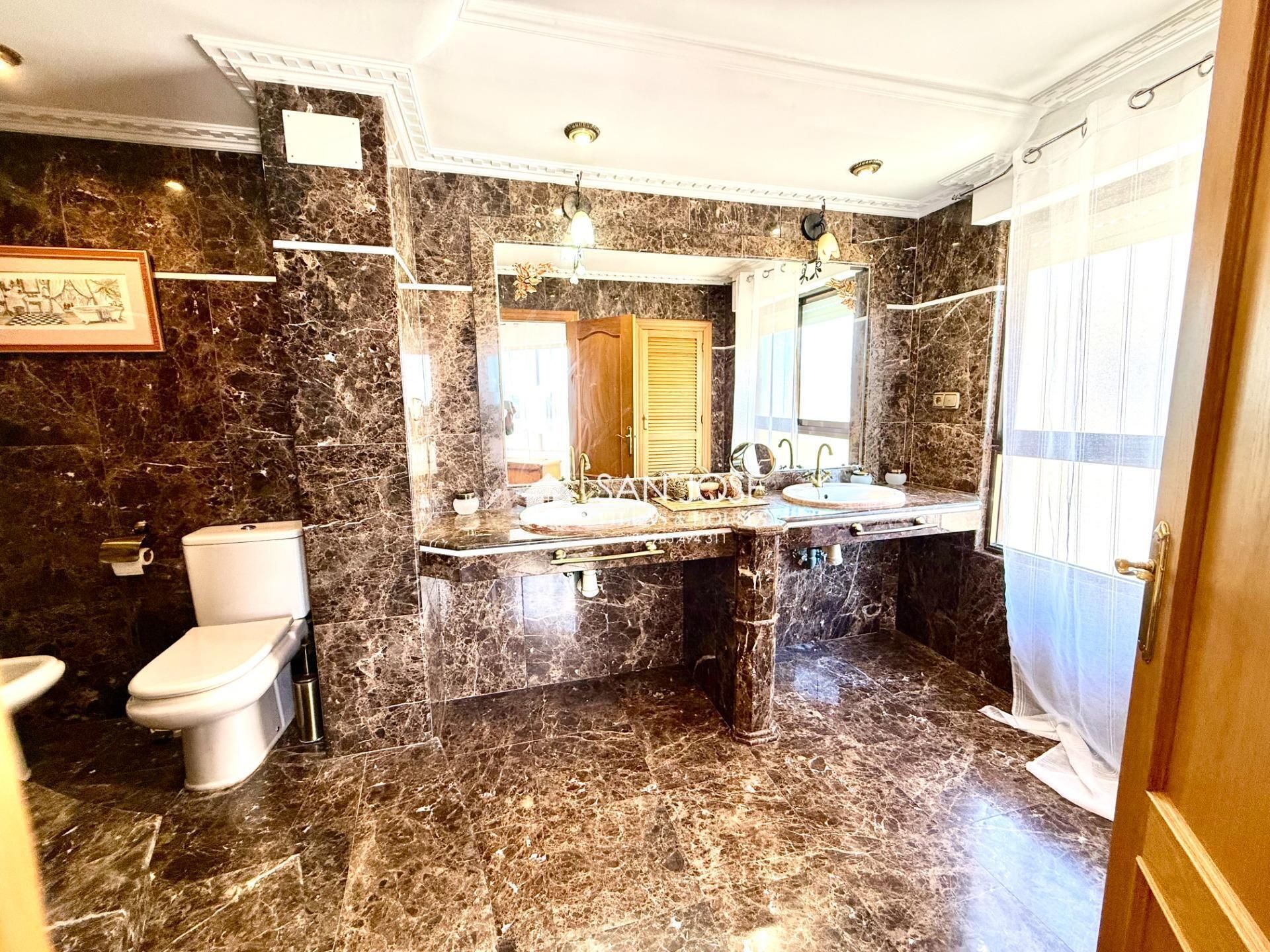 Bany de Pis en venda en Novelda amb Aire condicionat i Balcó