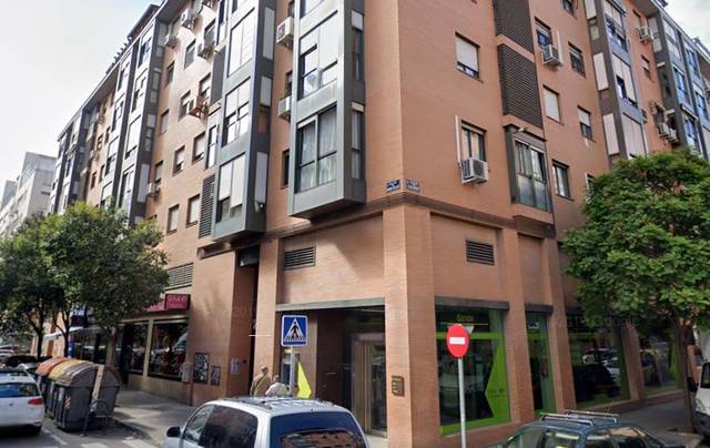 Local comercial en Venta en C/ María Callas                           en Los Rosales