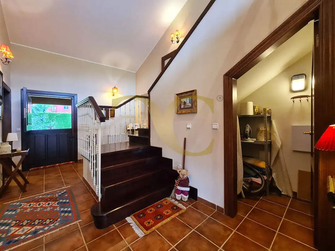 Casa o xalet en venda en Oviedo  amb Calefacció, Jardí privat i Terrassa