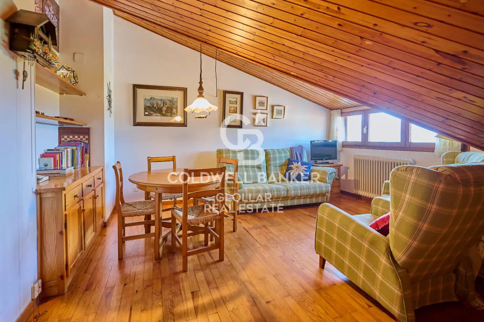 Living room of Attic for sale in Puigcerdà  with Heating, Parquet flooring and Storage room