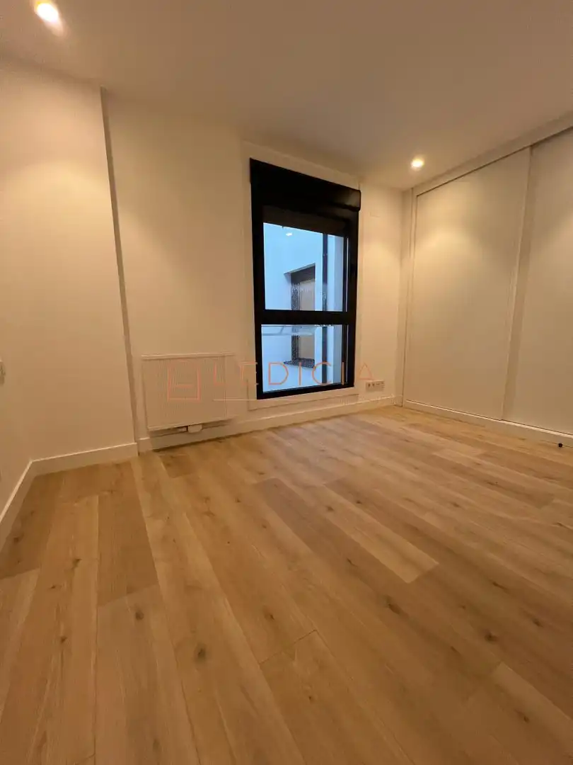 Flat with lift for sale in Sanjurjo Badía, imagen 19