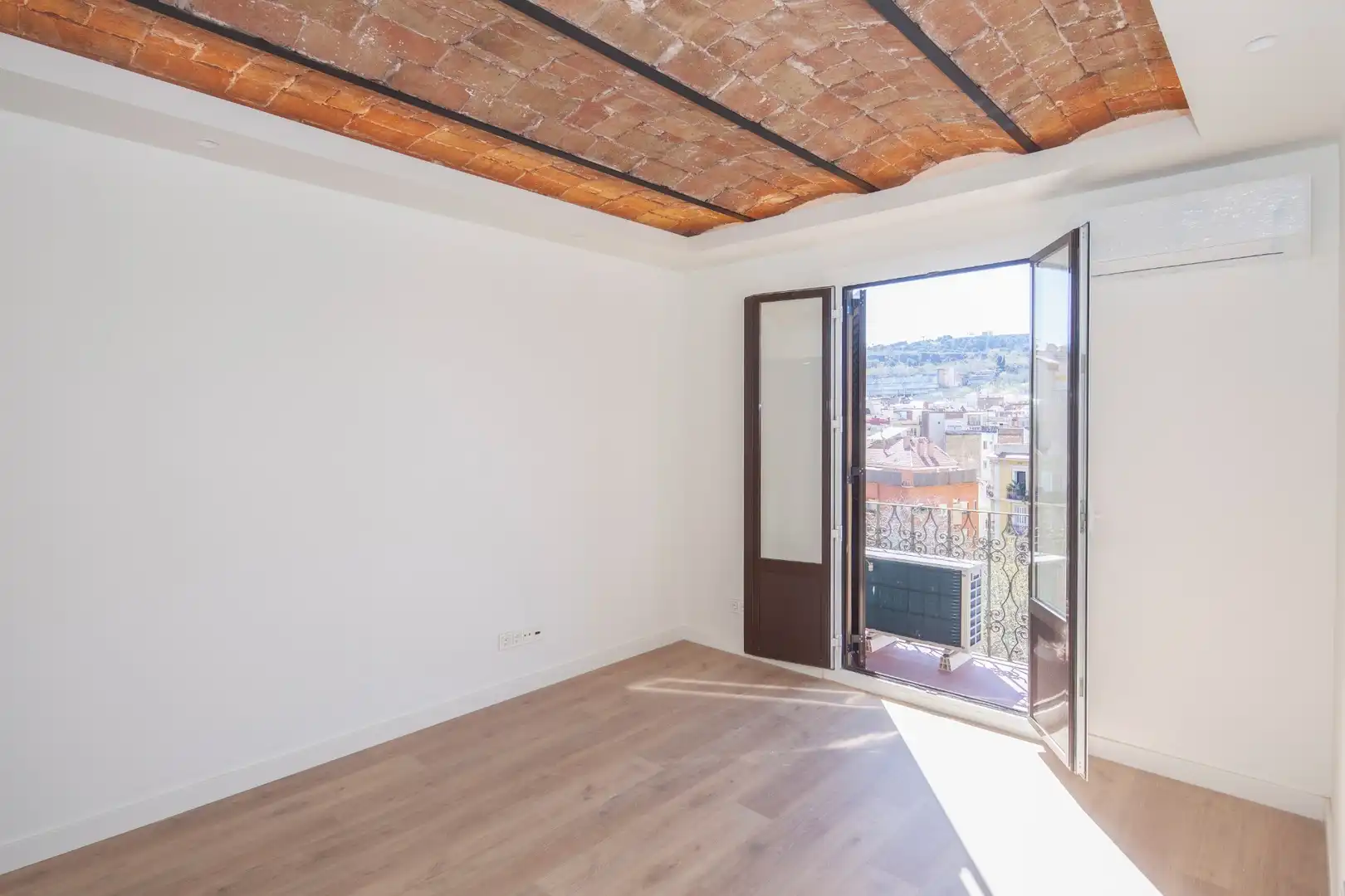 Piso con terraza en venta en Avinguda del Paral·lel