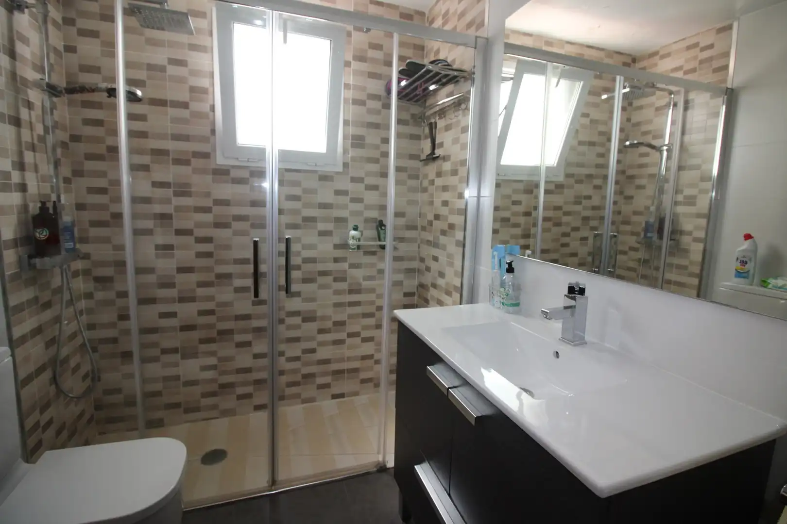 Bathroom of Flat for sale in Figueres  with Heating and Storage room