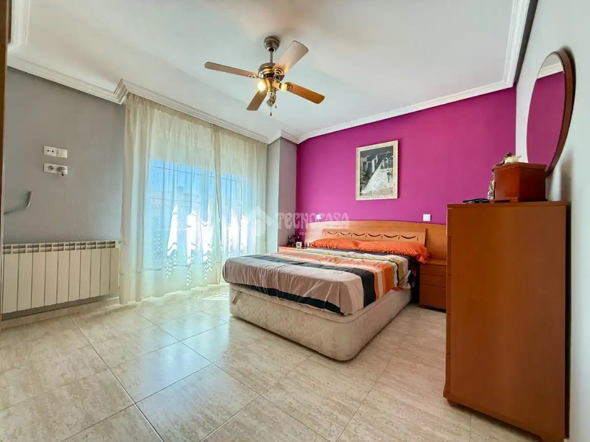 Habitación de Casa adosada en venta en Alovera con Aire acondicionado