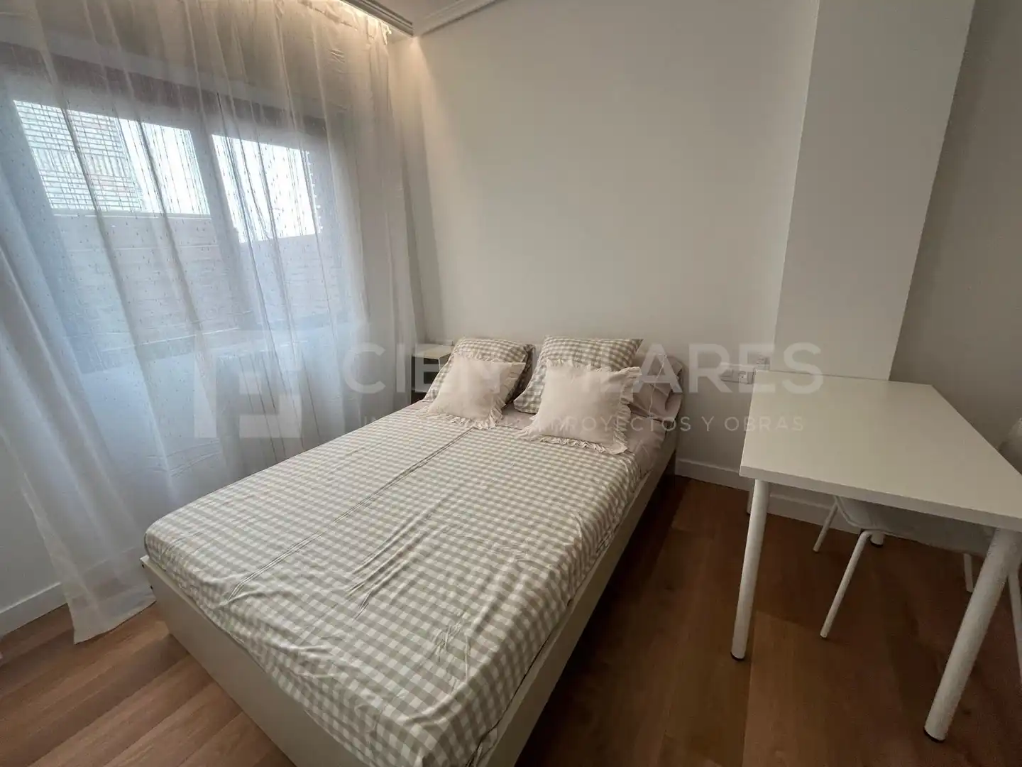 Room in C/ SAN ANTON, Gran Via