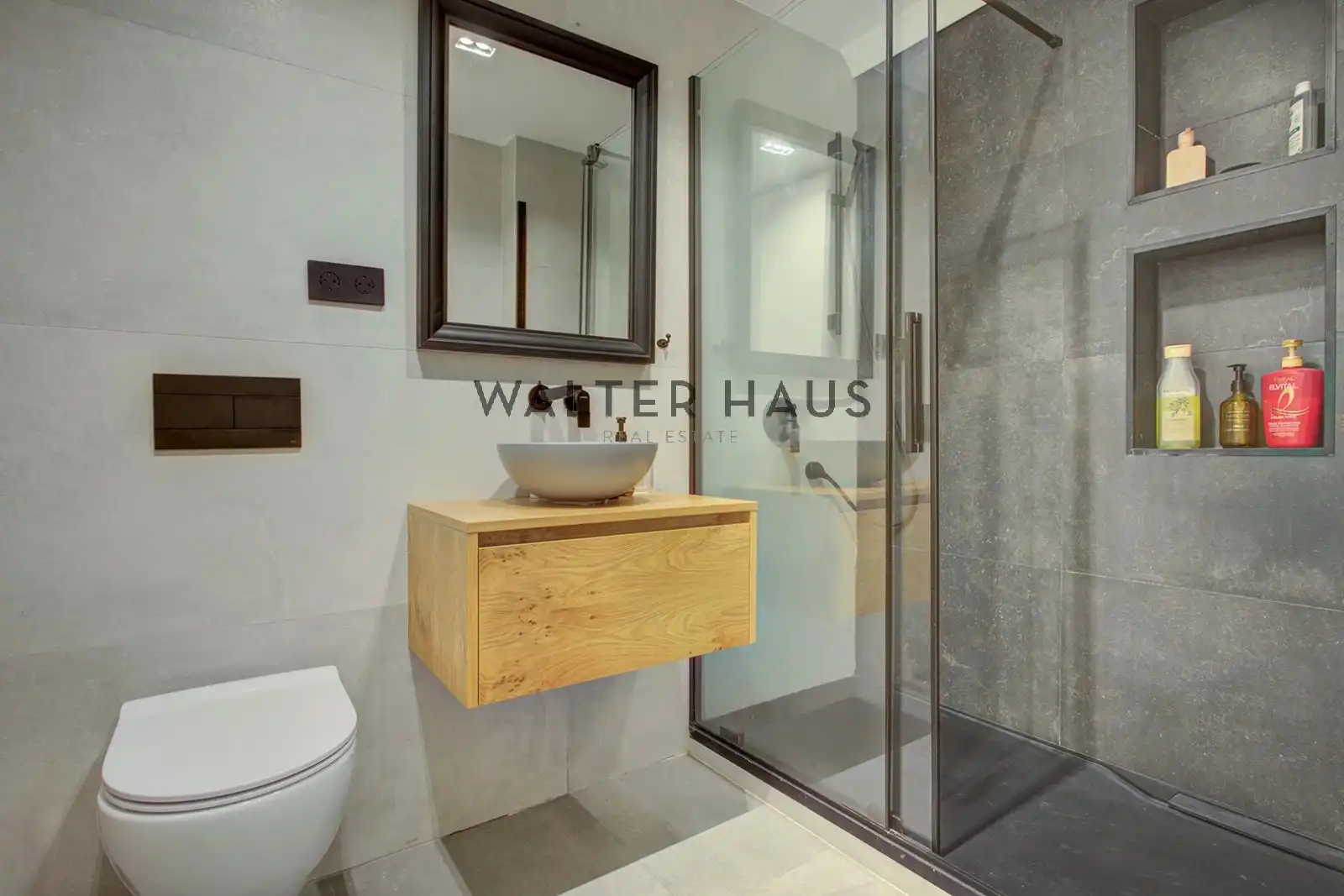Baño de Piso en venta en Barcelona con Aire acondicionado, Calefacción y Terraza