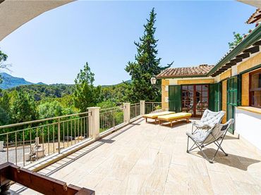 Casa rústica con balcón en venta en Esporles