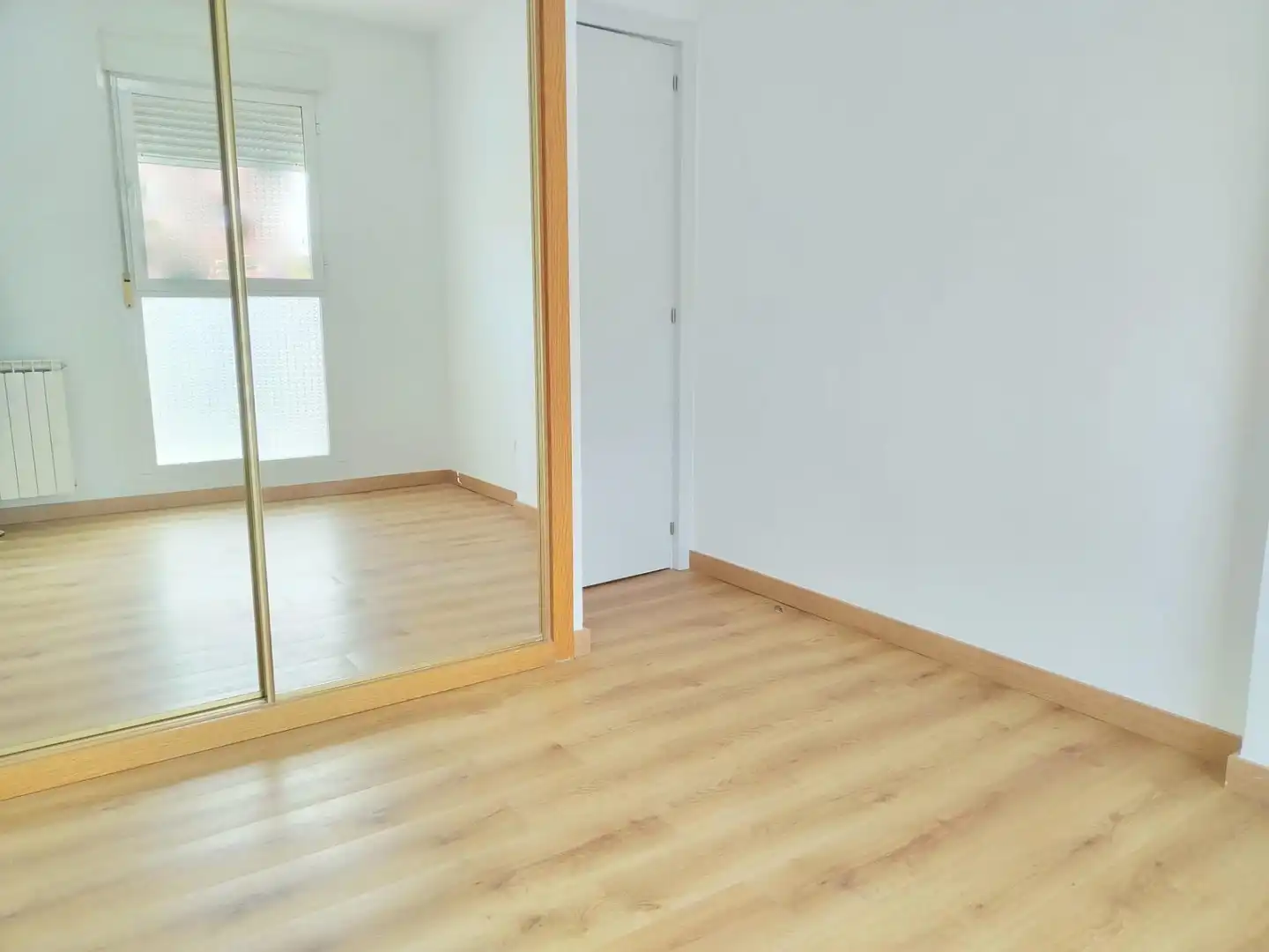 Flat for rent in Perlita