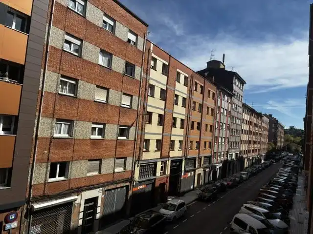 Piso con ascensor en venta en Zoila 6, imagen 2