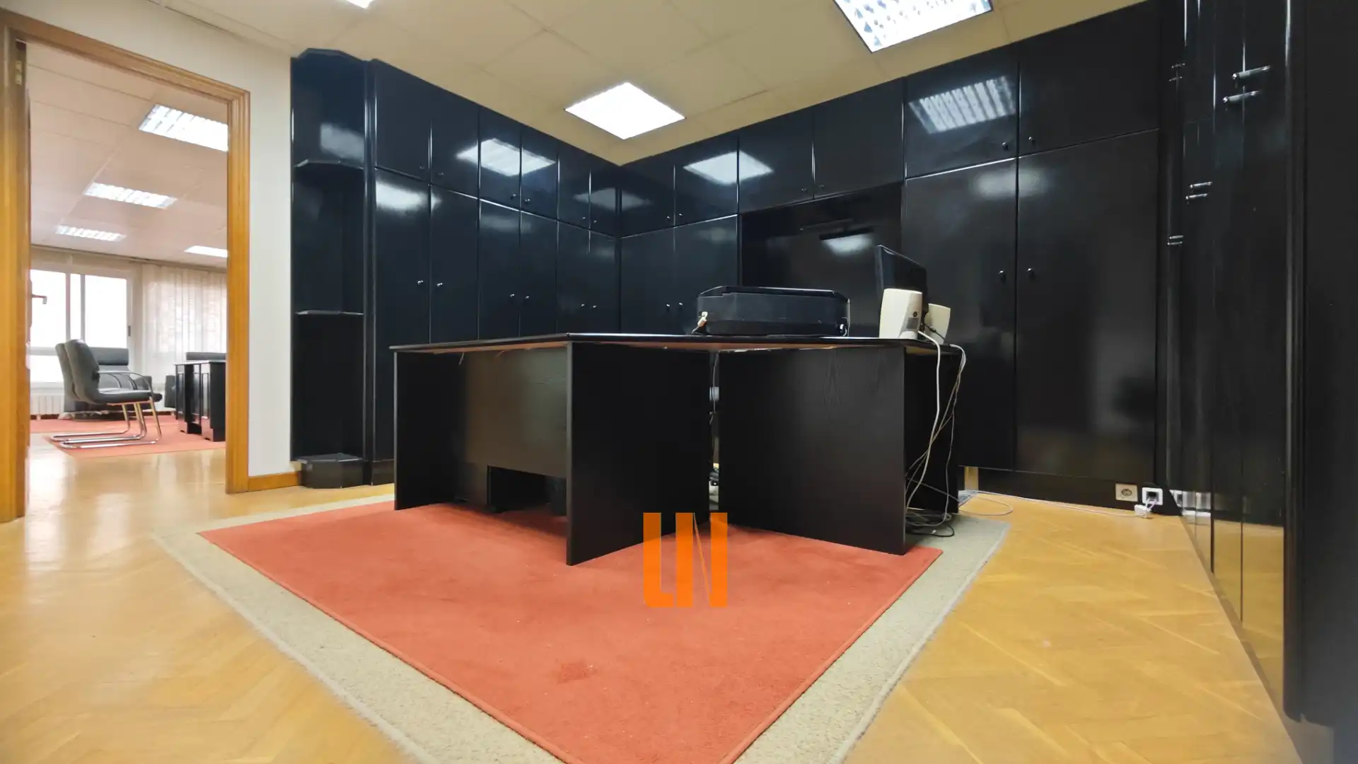 Büro zur Miete in A Coruña Capital  mit Heizung und Internet