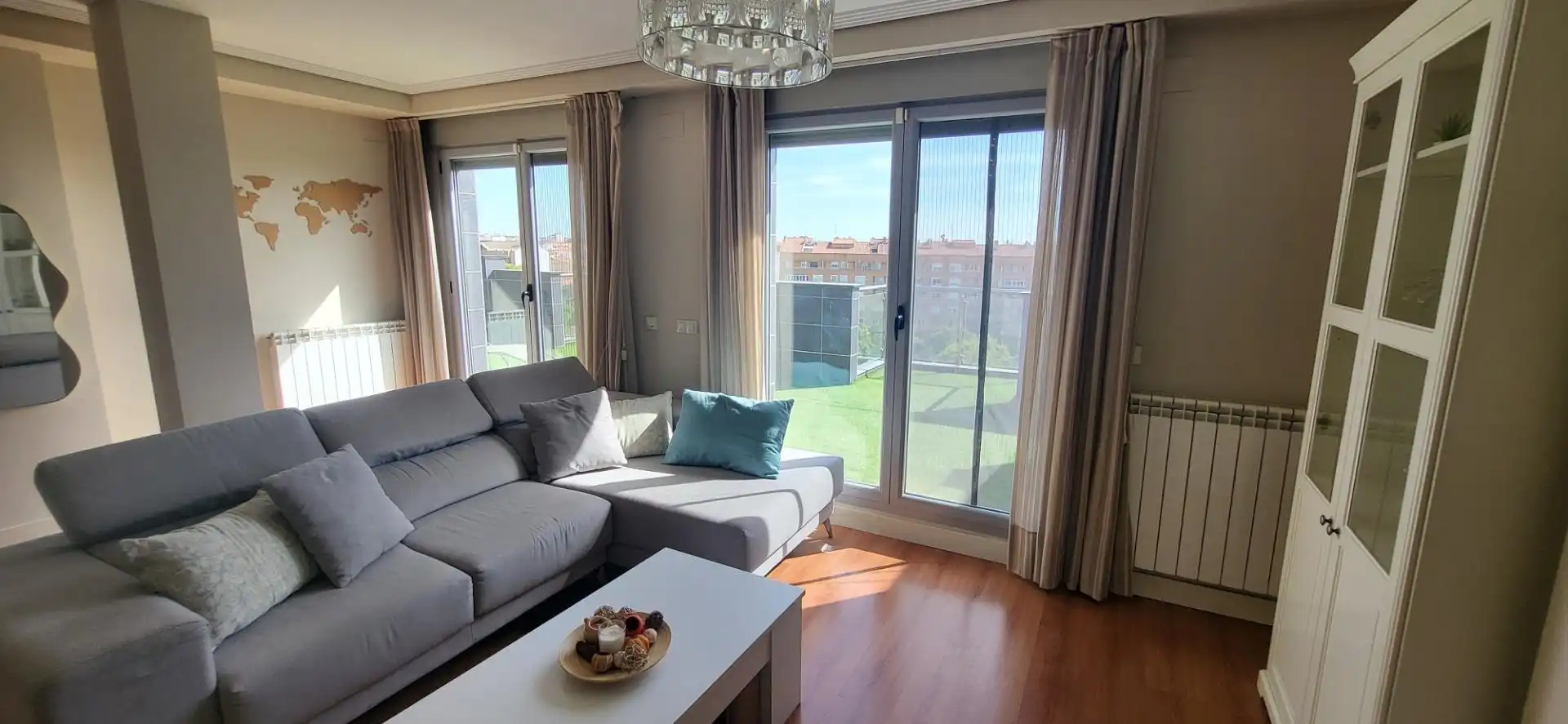 Attic for rent in Feria
