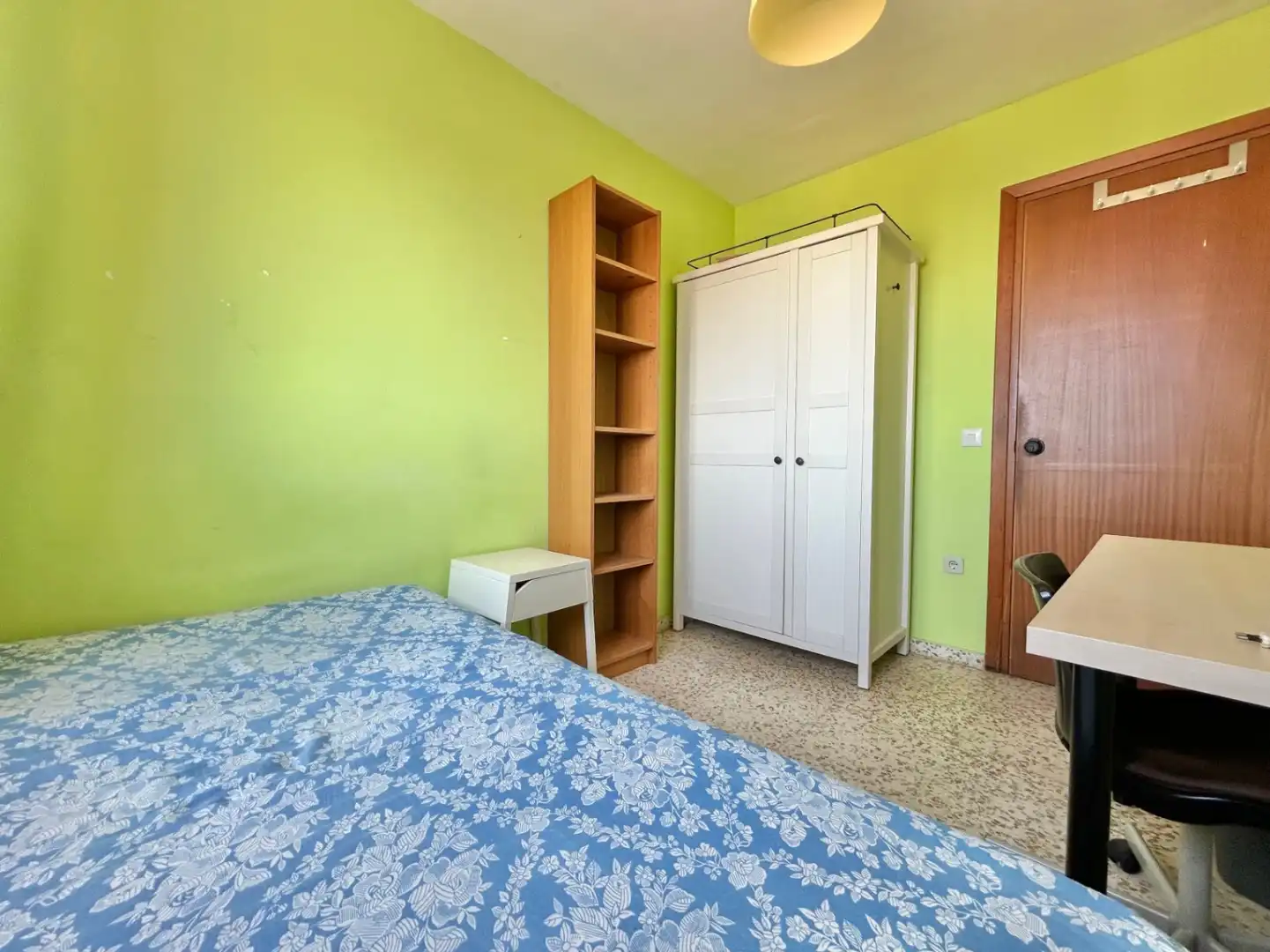 Dormitori de Apartament en venda en Málaga amb Aire condicionat, Balcó i Internet
