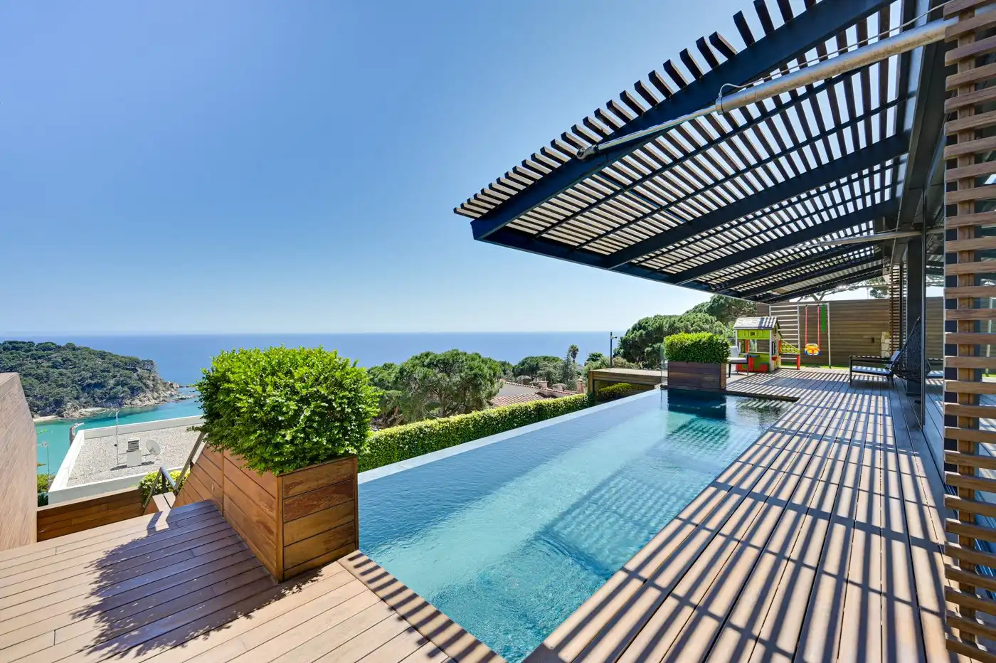 Schwimmbecken von Haus oder Chalet zum Verkauf in Lloret de Mar mit Klimaanlage, Heizung und Privatgarten
